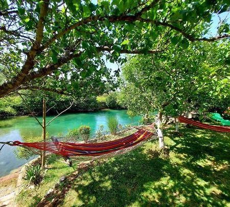 Domacinstvo Una-Ostrovica Kulen Vakuf Bagian luar foto
