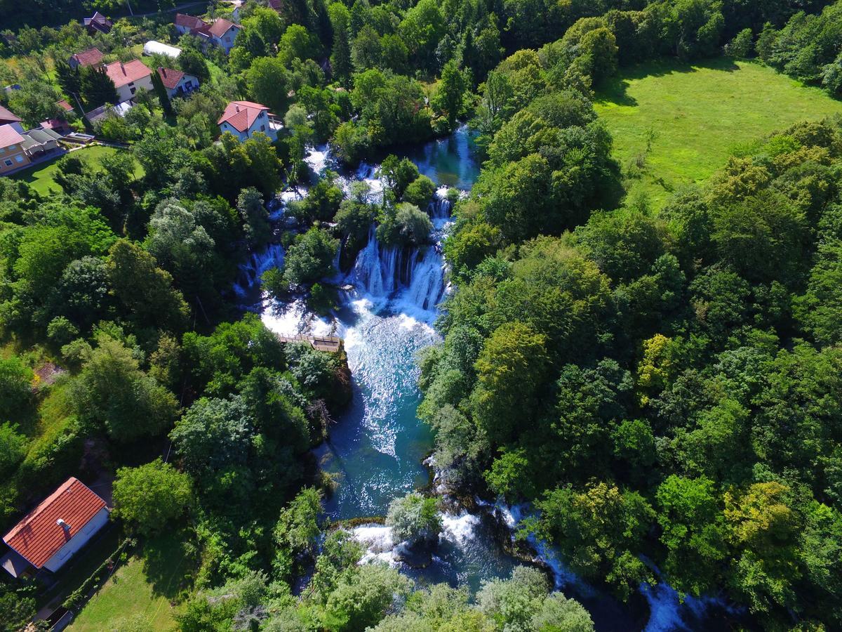 Domacinstvo Una-Ostrovica Kulen Vakuf Bagian luar foto