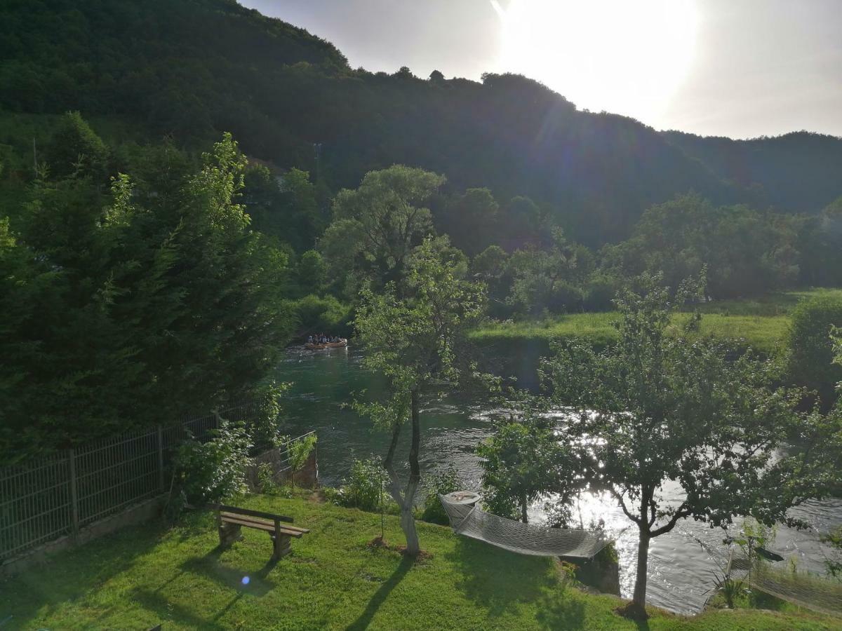 Domacinstvo Una-Ostrovica Kulen Vakuf Bagian luar foto