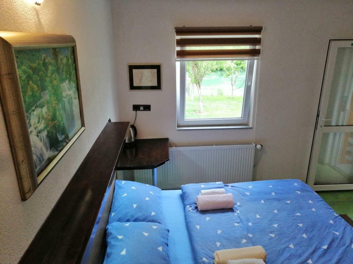 Domacinstvo Una-Ostrovica Kulen Vakuf Bagian luar foto